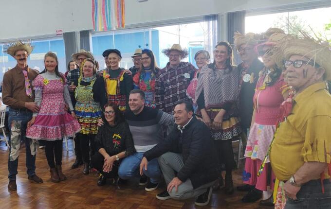 São João dos Idosos reúne mais de 400 participantes em grande confraternização em São José do Cedro