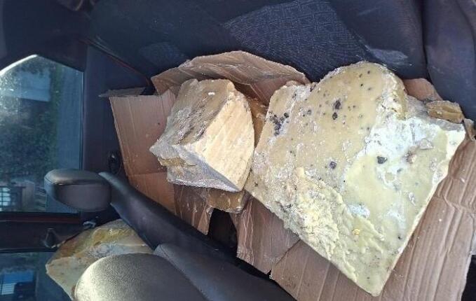 Polícia apreende 130 kg de cera de abelha sem documentação em SMO