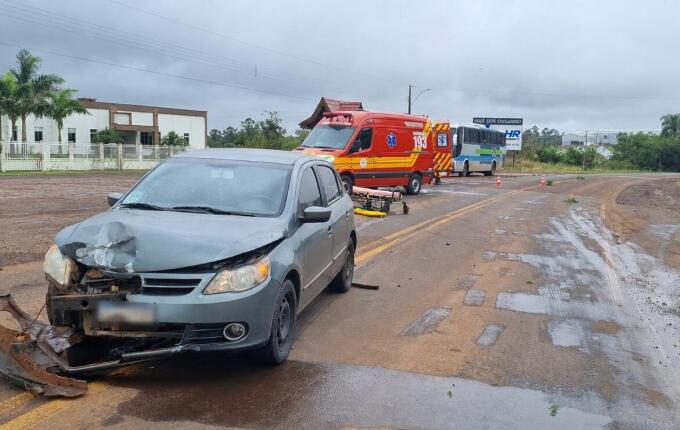 Motociclista fica ferido em colisão com carro na SC-163 em São João do Oeste