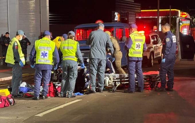 Motociclista fica gravemente ferido em acidente no Centro de São Miguel do Oeste