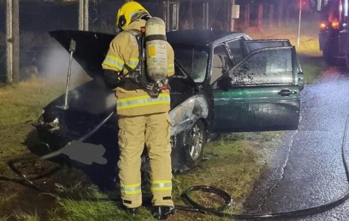 Princípio de incêndio atinge veículo e mobiliza bombeiros em Iporã do Oeste