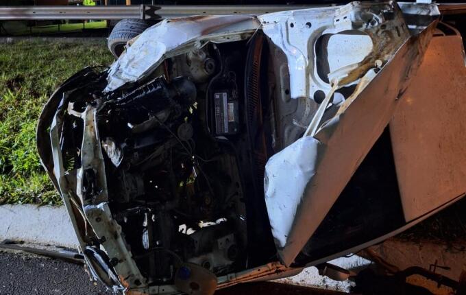 Carro capota e deixa dois feridos em São José do Cedro