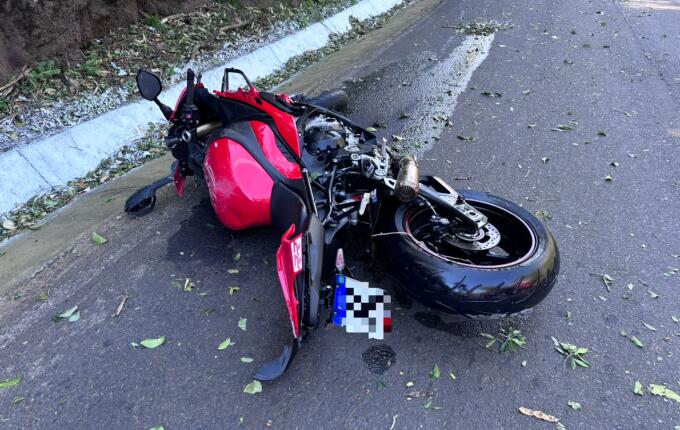 Motociclista de Maravilha morre após saída de pista na BR-282, em São Miguel do Oeste
