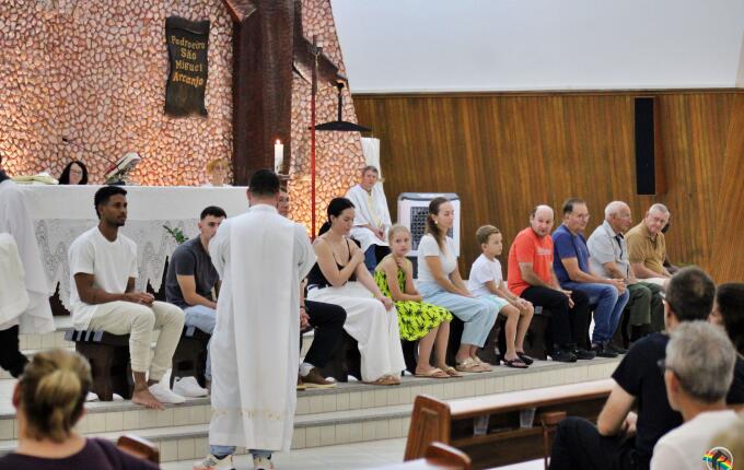 Missa de Lava-Pés abre celebrações do Tríduo Pascal em São Miguel do Oeste