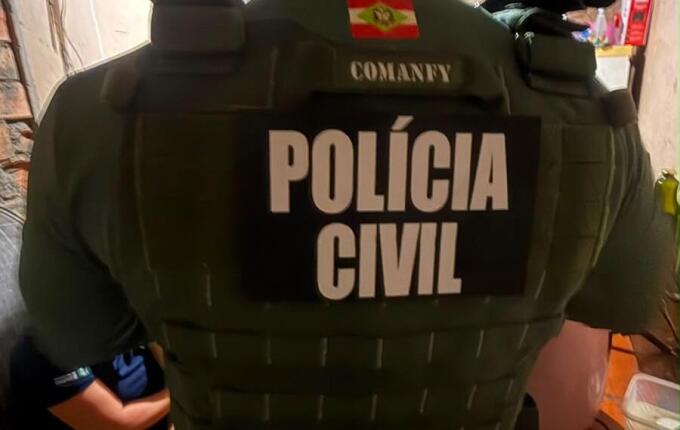 GAECO cumpre mandado em investigação sobre crimes sexuais envolvendo adolescentes em Chapecó