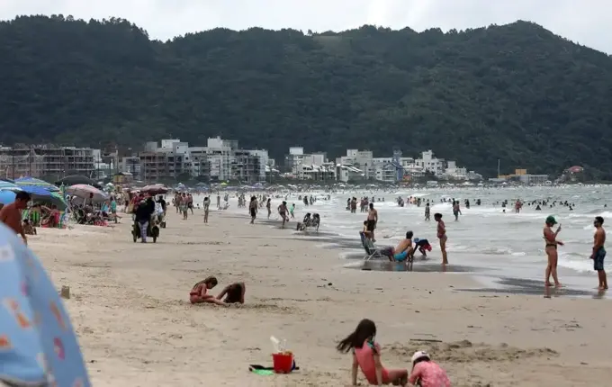 Turismo em SC cresce e atrai mais de 478 mil visitantes estrangeiros em 2026