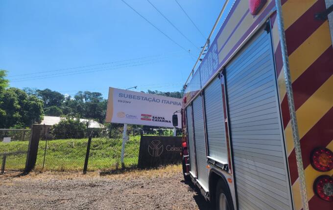 Fogo em vegetação deixa 10 mil unidades sem luz em Itapiranga
