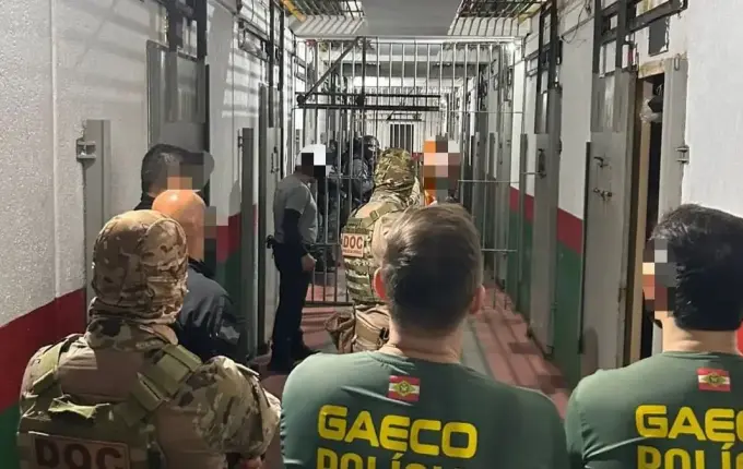 Facção agia de dentro de presídios em SC, expõe operação do Gaeco