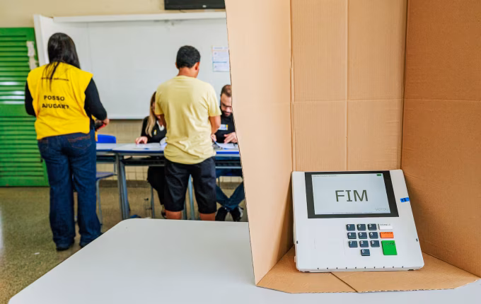 TSE retoma apuração após prorrogação da votação no segundo turno até as 19h