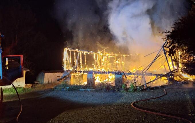 Incêndio destrói residência no interior de Princesa