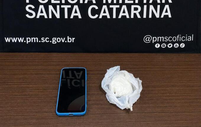 PM prende jovem com 80 gramas de cocaína em Maravilha