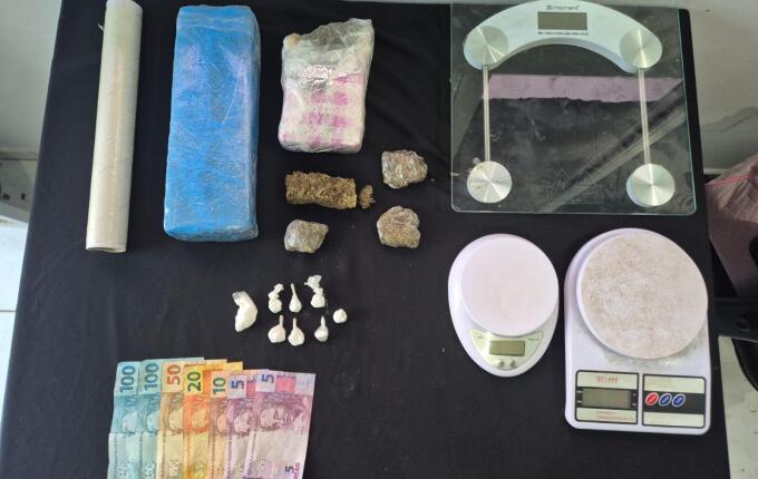 PM apreende 1,2 quilo de maconha e prende três pessoas em SMO