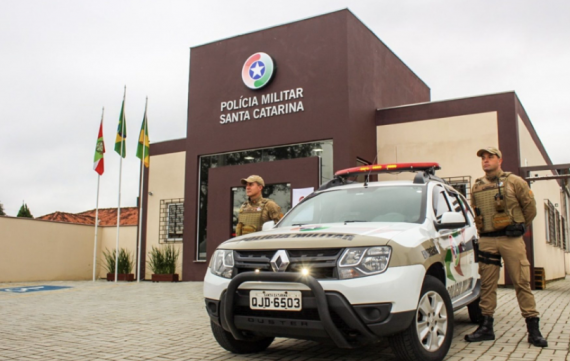 Polícia Militar de SC abre concurso com 500 vagas e salário de R$ 9 mil