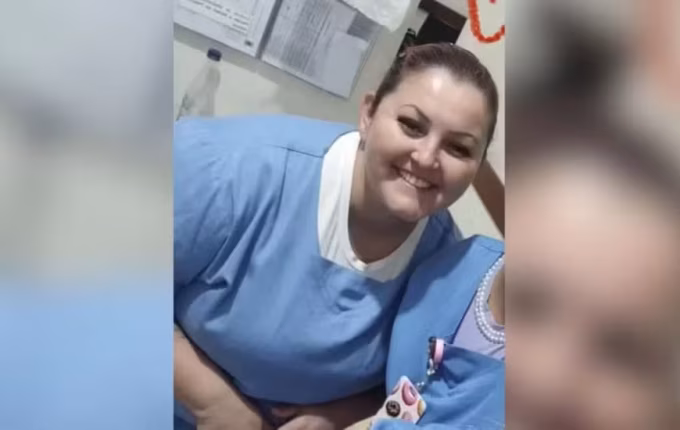 Técnica de enfermagem é morta a tiros dentro de casa em SC; companheiro fugiu
