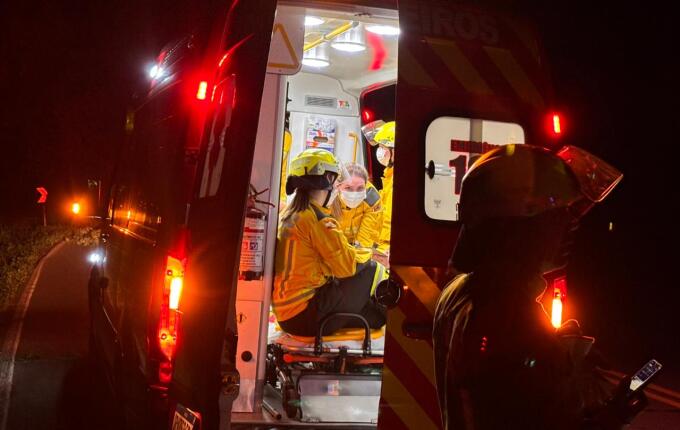 Veículo sai da pista e capota na BR 282, interior de SMOeste