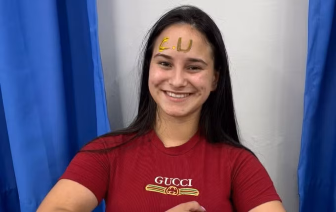 Jovem morta com a mãe pelo ex-padrasto em SC celebrou recente aprovação na faculdade