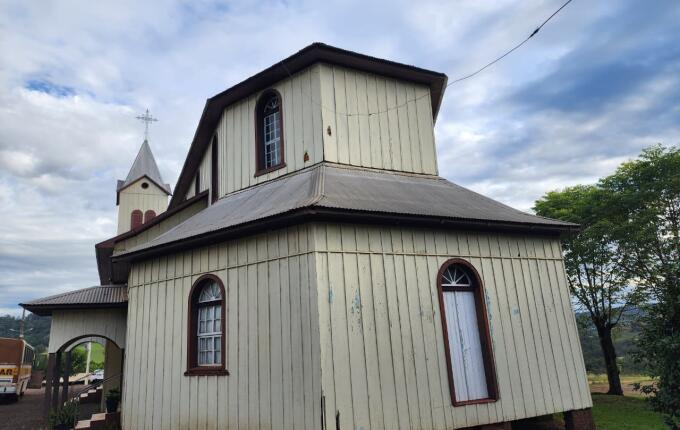 Comunidade faz campanha para reformar igreja histórica de Itapiranga