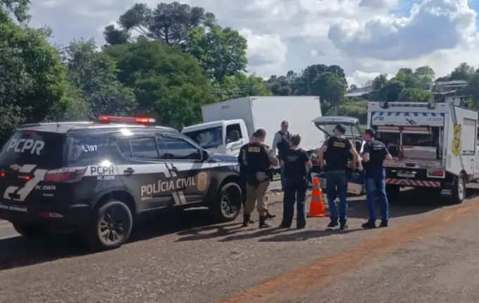 Corpo decapitado é encontrado em porta-malas na BR-280 e sete pessoas são detidas por homicídio