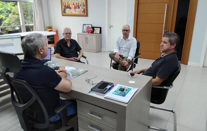 Prefeitura de SMO discute com DNIT melhorias no trevo da BR-282 com a SC-163