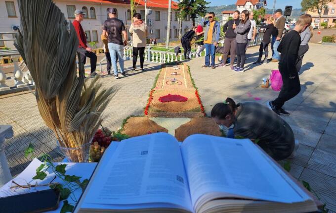 Entidades mobilizam voluntários para confecção de tapetes de Corpus Christi em Itapiranga
