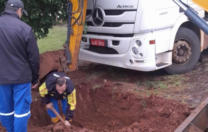 Falta d’água atinge bairros altos de São José do Cedro durante melhorias na rede