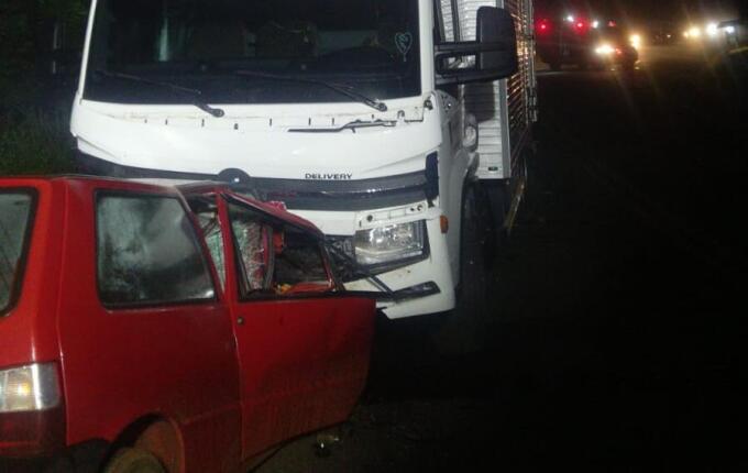 Motorista morre em colisão entre carro e caminhão na SC-157 em Quilombo