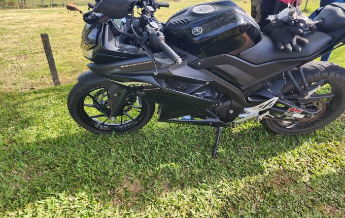 Homem sofre graves ferimentos em colisão de moto e caminhonete em Itapiranga