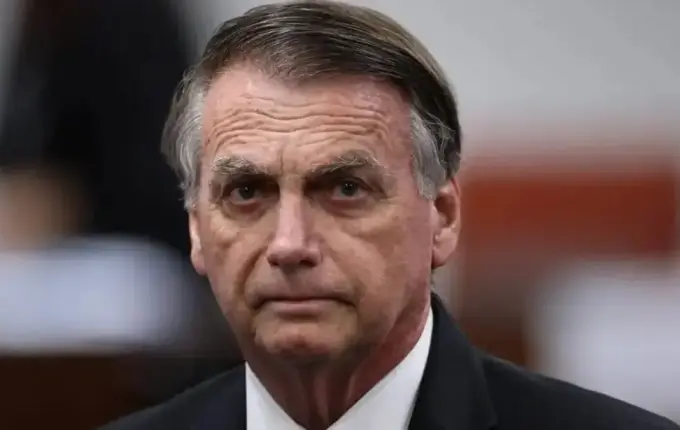 Médicos de Bolsonaro revelam risco de “evento potencialmente mortal” com broncopneumonia