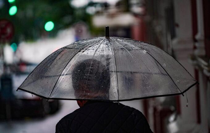 Defesa Civil alerta para chuva intensa e risco de enxurradas no Extremo-Oeste