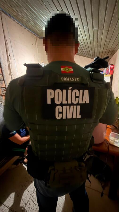 GAECO cumpre mandado em investigação sobre crimes sexuais envolvendo adolescentes em Chapecó
