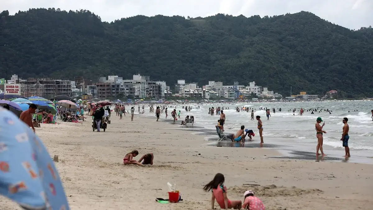 Turismo em SC cresce e atrai mais de 478 mil visitantes estrangeiros em 2026