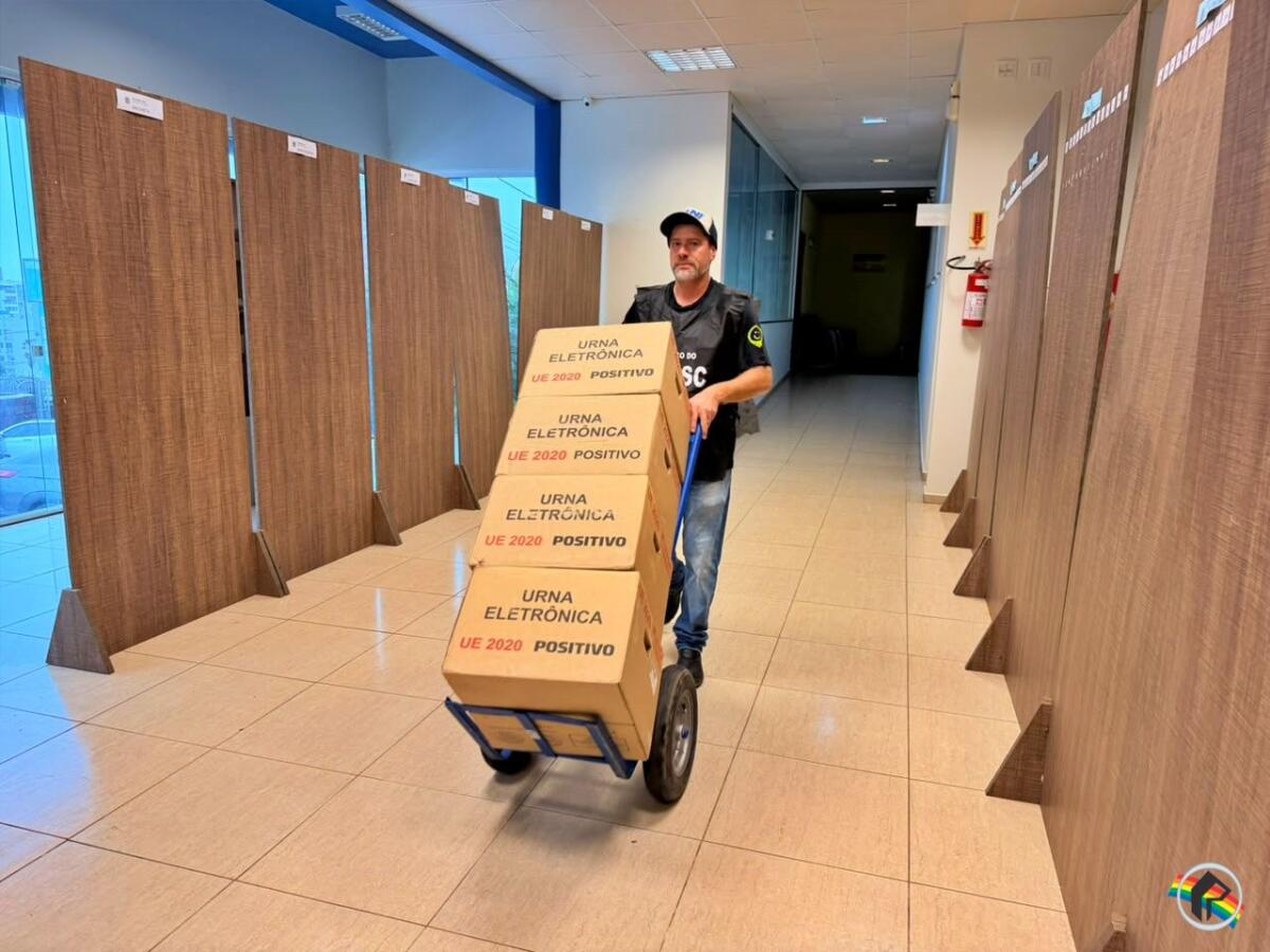 Justiça Eleitoral distribui urnas para o segundo turno das Eleições 2026