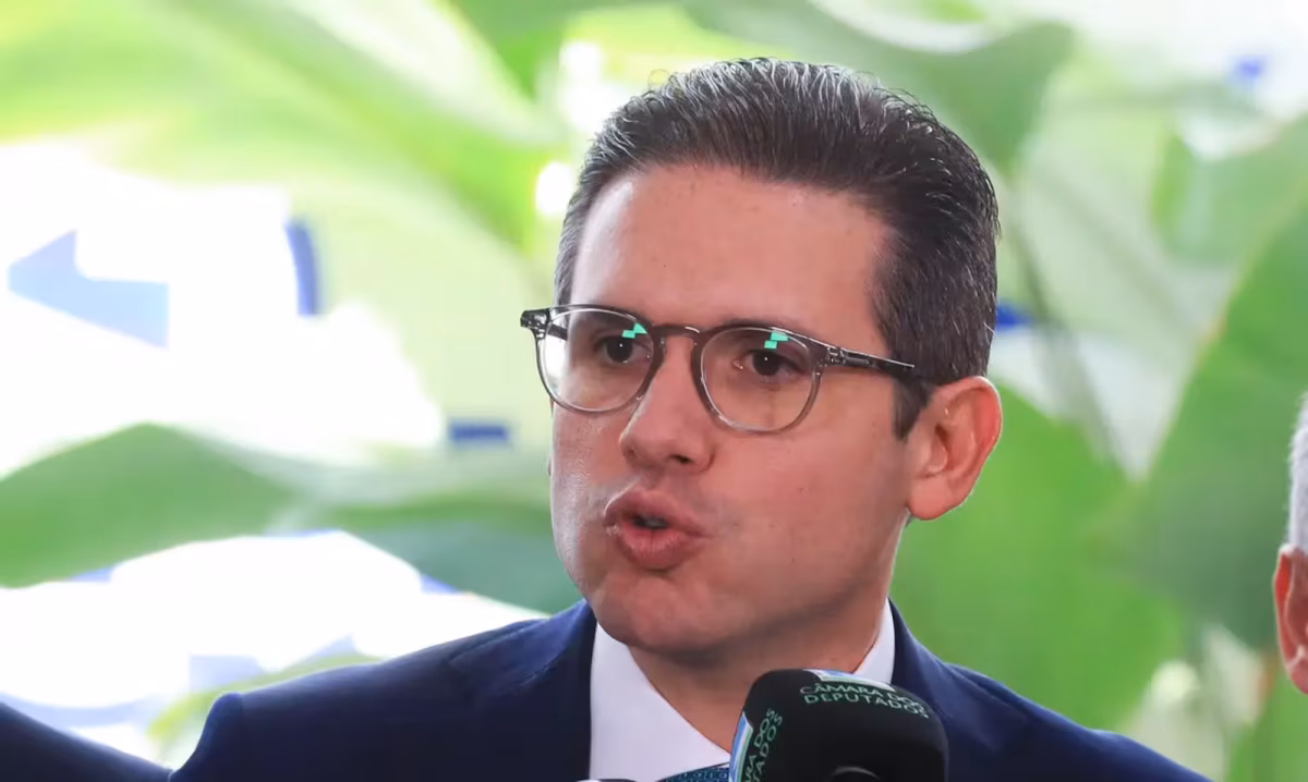 Motta diz que não fará discussão ‘atropelada’ sobre escala 6x1