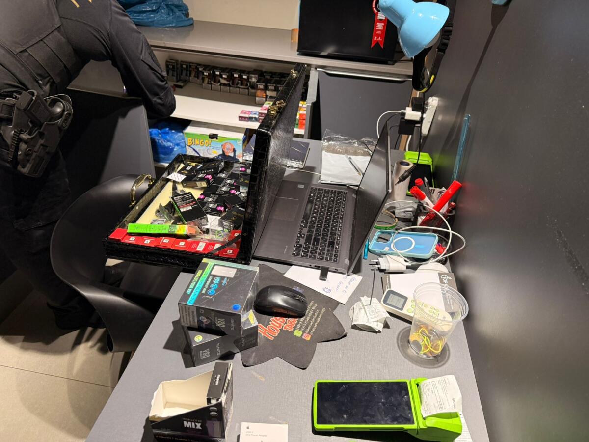 PF mira esquema de cigarros eletrônicos e celulares contrabandeados em Chapecó