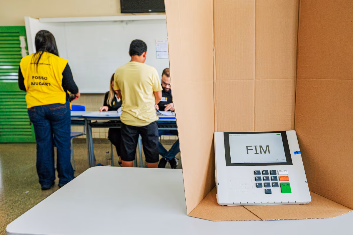 TSE retoma apuração após prorrogação da votação no segundo turno até as 19h