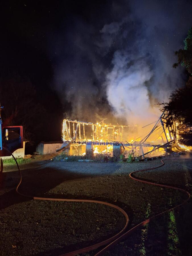 Incêndio destrói residência no interior de Princesa