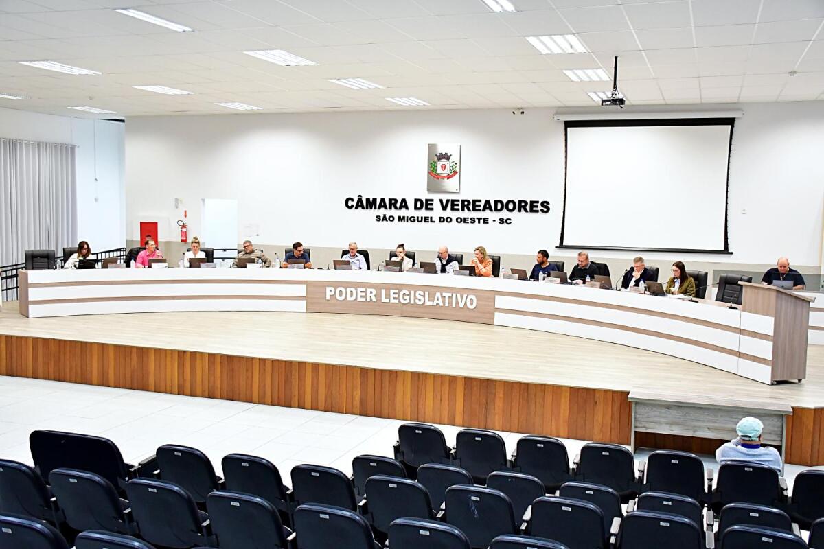 Câmara aprova LDO de 2027 e prevê até 6% de reajuste salarial para servidores em SMO