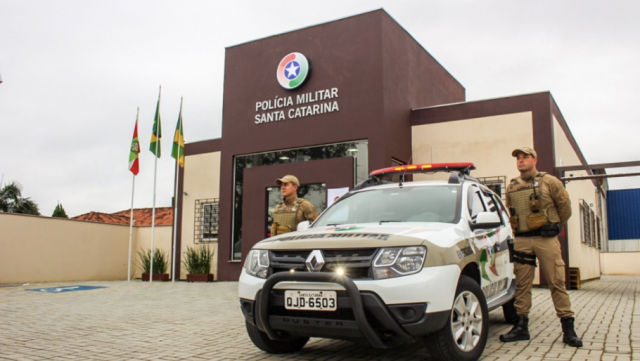Polícia Militar de SC abre concurso com 500 vagas e salário de R$ 9 mil