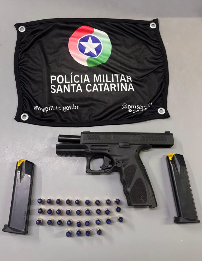PM apreende pistola 9 mm e prende homem por porte ilegal de arma em São Lourenço do Oeste