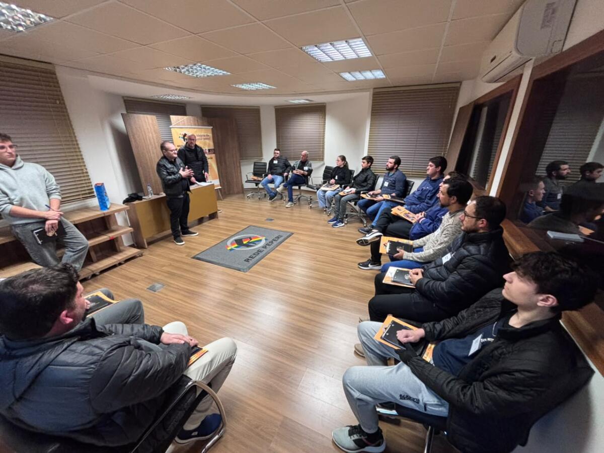 Rede Peperi inicia curso de locução com 15 participantes em São Miguel do Oeste