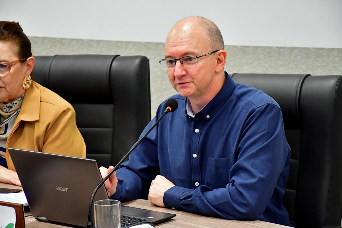 Câmara aprova pedido de informações sobre atendimento a idosos em SMO