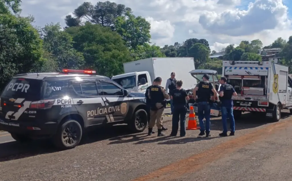 Corpo decapitado é encontrado em porta-malas na BR-280 e sete pessoas são detidas por homicídio