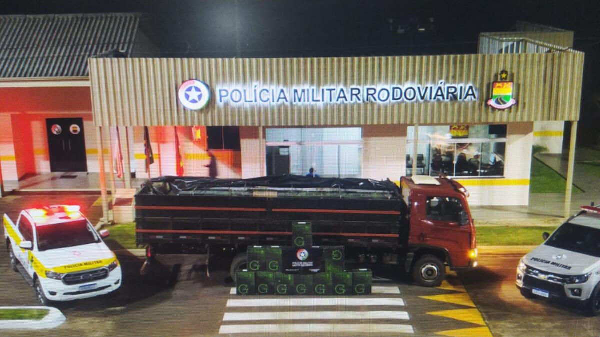 Carga com 100 mil maços de cigarros contrabandeados é apreendida em Itapiranga