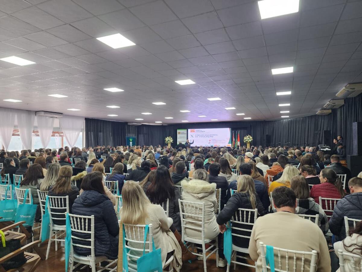 Fórum Regional de Educação mobiliza 500 profissionais em Itapiranga