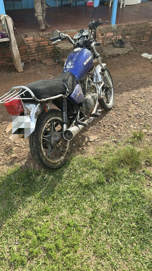 Motocicleta furtada há cerca de um ano é encontrada em área de mata em Dionísio Cerqueira