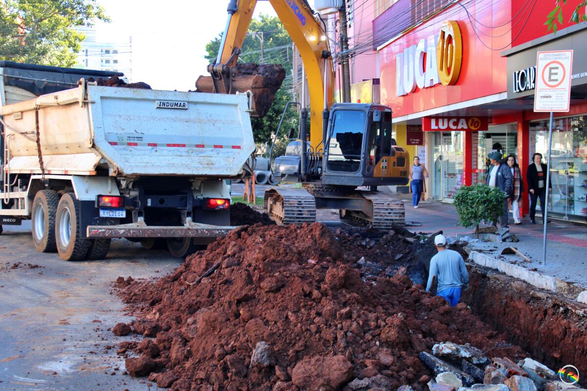 Obra na Rua Santos Dumont busca evitar alagamentos no Centro de São Miguel do Oeste