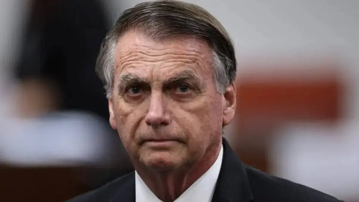 Médicos de Bolsonaro revelam risco de “evento potencialmente mortal” com broncopneumonia