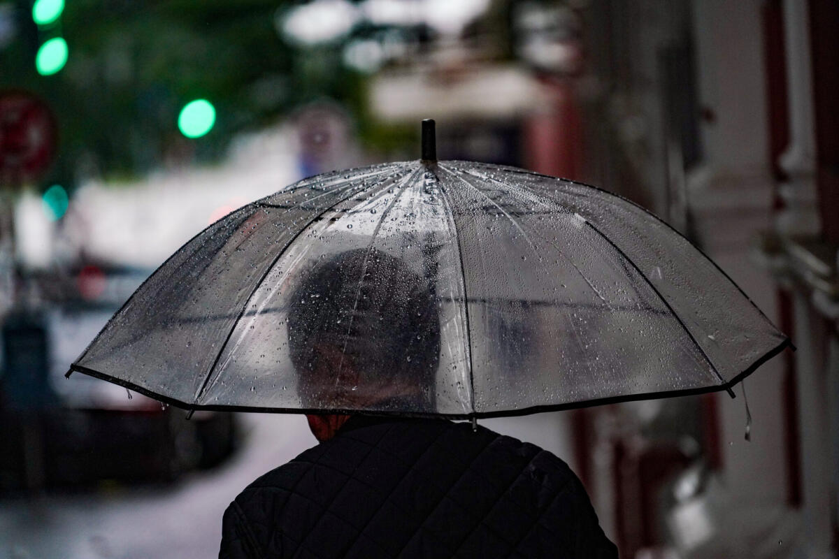 Defesa Civil alerta para chuva intensa e risco de enxurradas no Extremo-Oeste